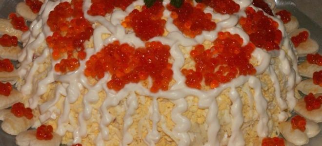 Салат царский с красной икрой и кальмарами рецепт с фото