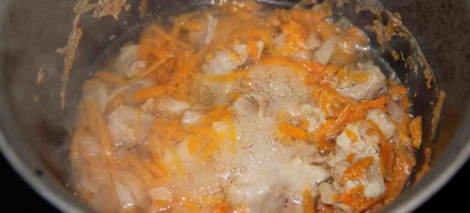 Тушеный кролик с морковью и луком, рецепт с фото