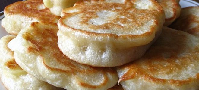 Постные пышные оладьи на дрожжах, рецепт с фото
