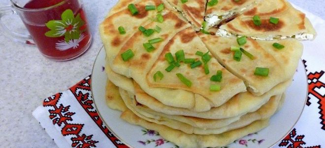 Молдавские плацинды с творогом и зеленью: рецепт приготовления с фото