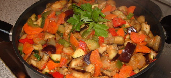 Овощное рагу с баклажанами и кабачками, рецепты с фото