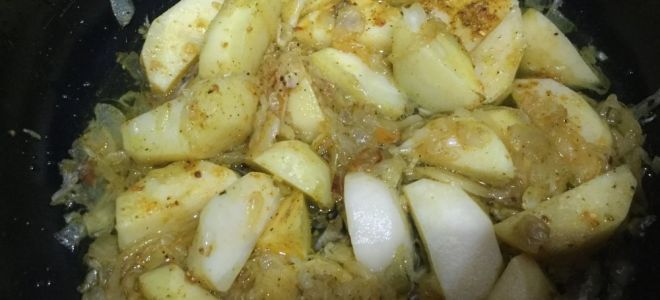 Тушеная картошка с квашеной капустой в мультиварке, рецепт с фото