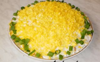 Салат мимоза с огурцом соленым и консервой пошаговый рецепт с фото