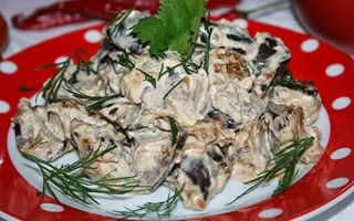 Тушеные баклажаны в сметане как грибы, рецепт с фото