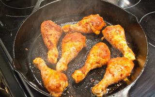 Куриные ножки на сковороде, как пожарить – простой рецепт с фото