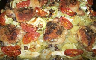 Курица с картошкой и кабачками в духовке, рецепт с фото