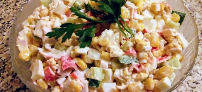 Классический салат с крабовыми палочками и кукурузой, рецепт с фото