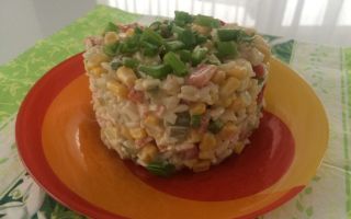 Крабовый салат с огурцом и рисом, рецепт с фото