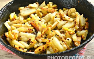 Как пожарить картошку с луком на сковороде рецепт с фото