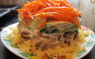 Салат с корейской морковью, маринованными грибами, рецепт с фото