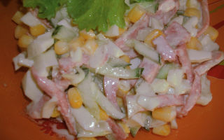Салат с кукурузой, огурцом, яйцом, колбасой – простой пошаговый фото-рецент