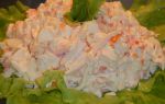 Простой и вкусный салат с кальмарами и яйцом рецепт с фото